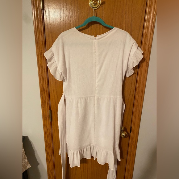 Michael Kors Elegant White Ruffle Dress - Picture 3 of 3